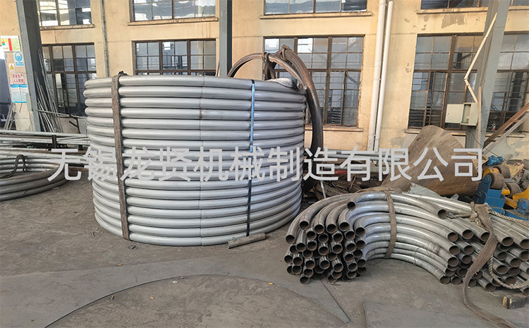 封頭上的半管該怎么確定連接處弧度呢？